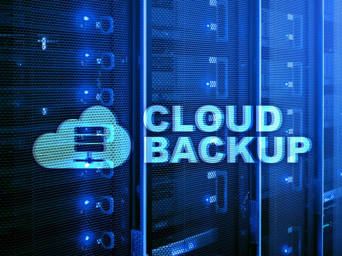 Cloud backup and data recovery illustration